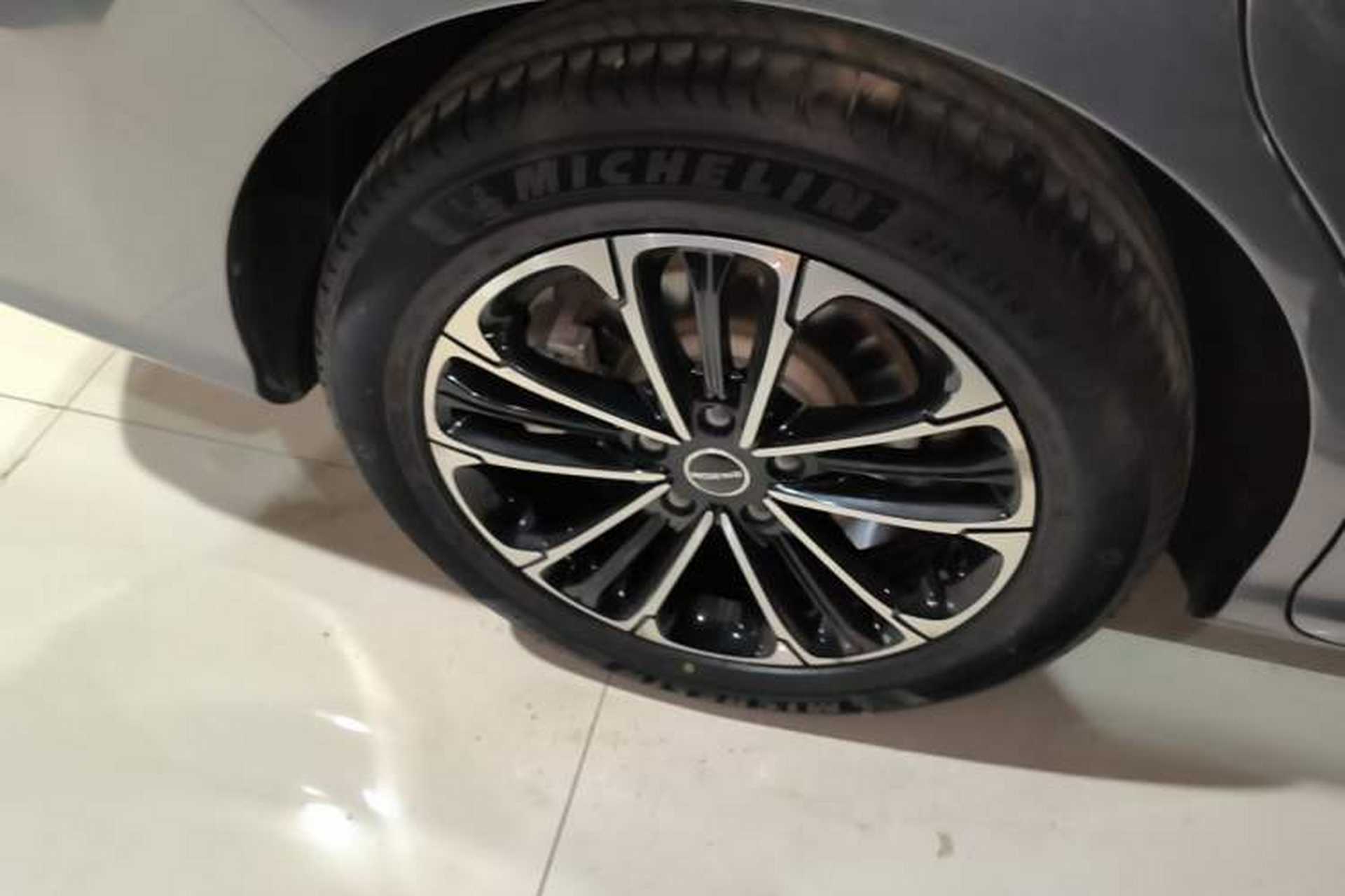 Used Roewe iMAX8 2022 400TGI Prestige Edition Right Rear Wheel Hub