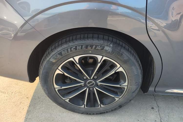 Used Roewe iMAX8 2022 400TGI Celebration Edition Right Rear Wheel Hub