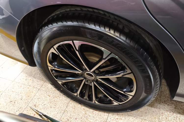 Used Roewe iMAX8 2022 400TGI Celebration Edition Right Rear Wheel Hub