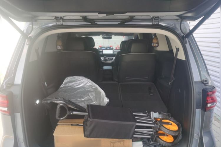 Used Roewe iMAX8 2022 400TGI Flagship Edition Trunk