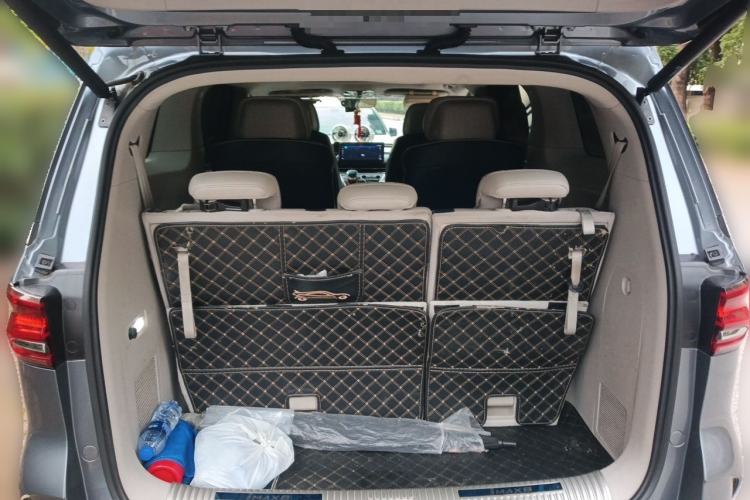Used Roewe iMAX8 2022 400TGI Celebration Edition Trunk