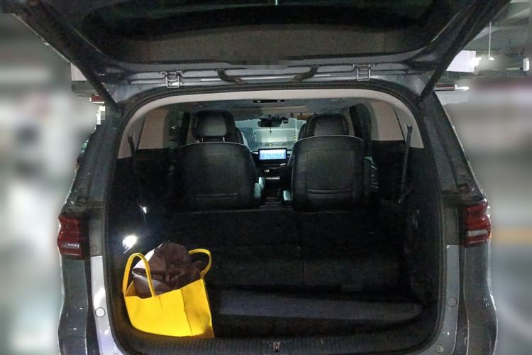 Used Roewe iMAX8 2022 400TGI Prestige Edition Trunk