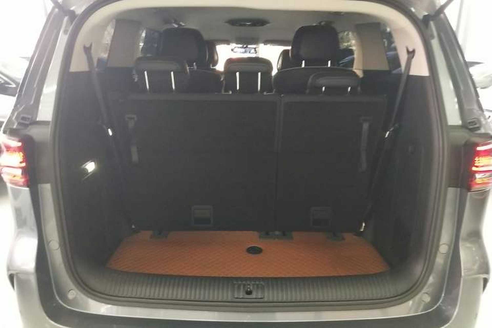 Used Roewe iMAX8 2022 Model 400TGI Exclusive Version for Key Accounts Trunk