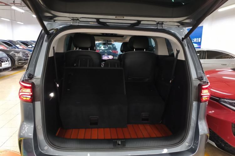 Used Roewe iMAX8 2022 400TGI Celebration Edition Trunk