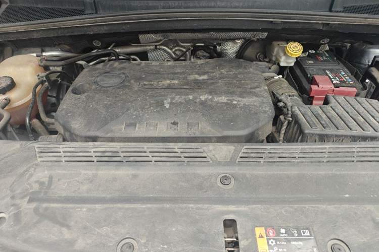 Used Roewe iMAX8 2022 400TGI Prestige Edition Engine Bay