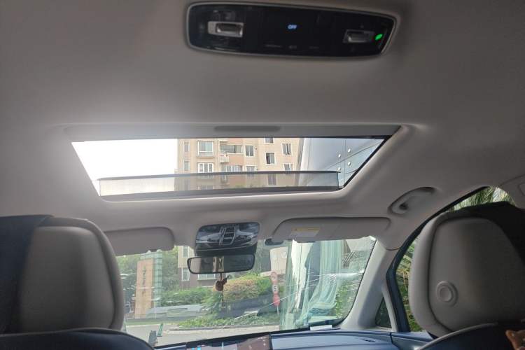 Used Roewe iMAX8 2022 400TGI Prestige Edition Headliner