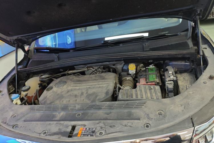 Used Roewe iMAX8 2022 400TGI Celebration Edition Engine Bay