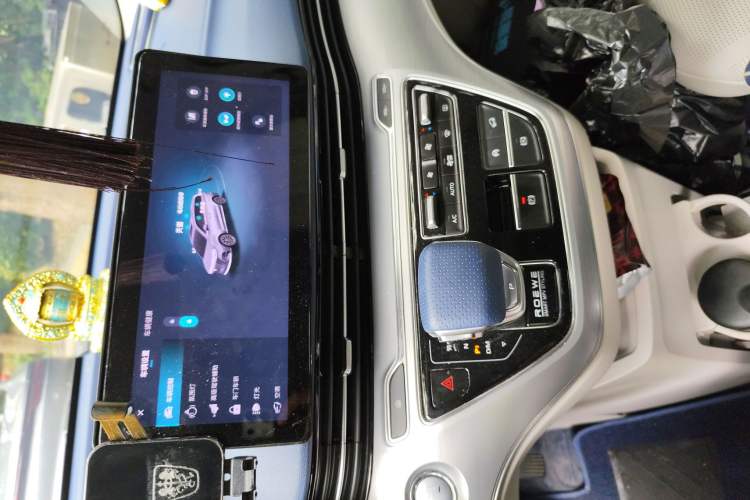 Used Roewe iMAX8 2022 400TGI Prestige Edition Audio And AC Panel