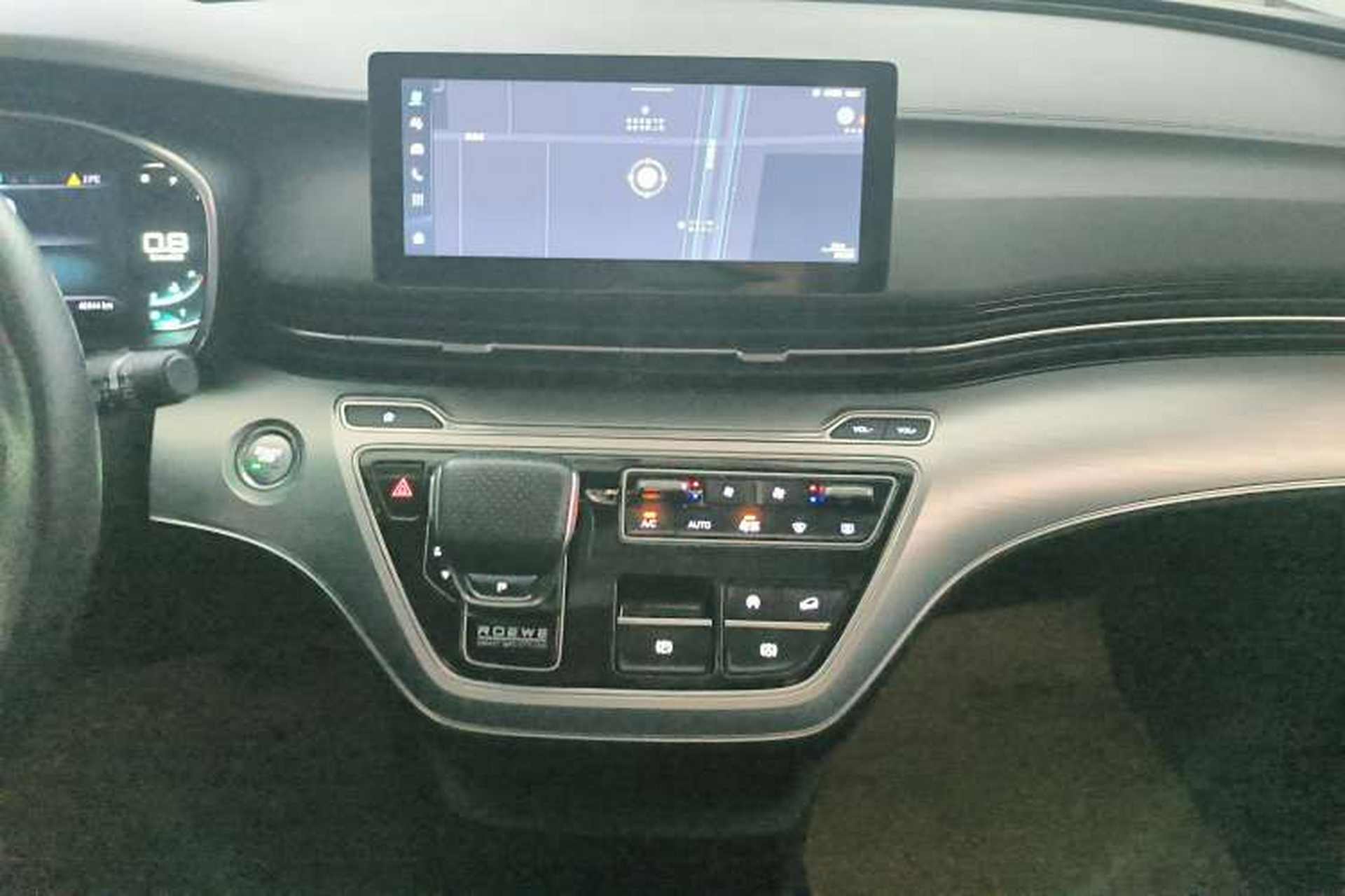 Used Roewe iMAX8 2022 400TGI Flagship Edition Audio And AC Panel