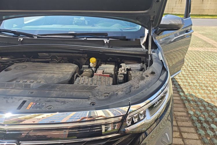 Used Roewe iMAX8 2022 400TGI Flagship Edition Engine Bay Left