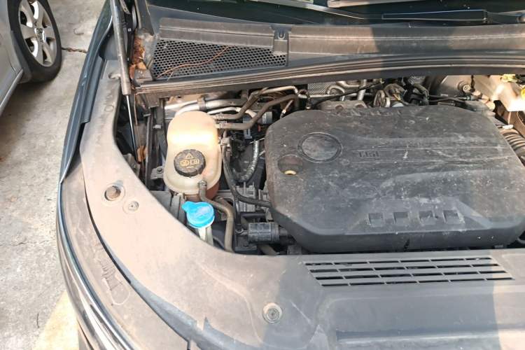 Used Roewe iMAX8 2022 400TGI Prestige Edition Engine Bay Right