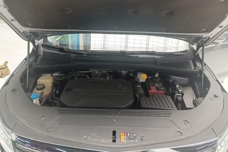 Used Roewe iMAX8 2022 400TGI Celebration Edition Engine Bay