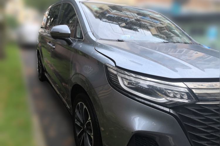 Used Roewe iMAX8 2022 400TGI Celebration Edition Front Right 45 Deg