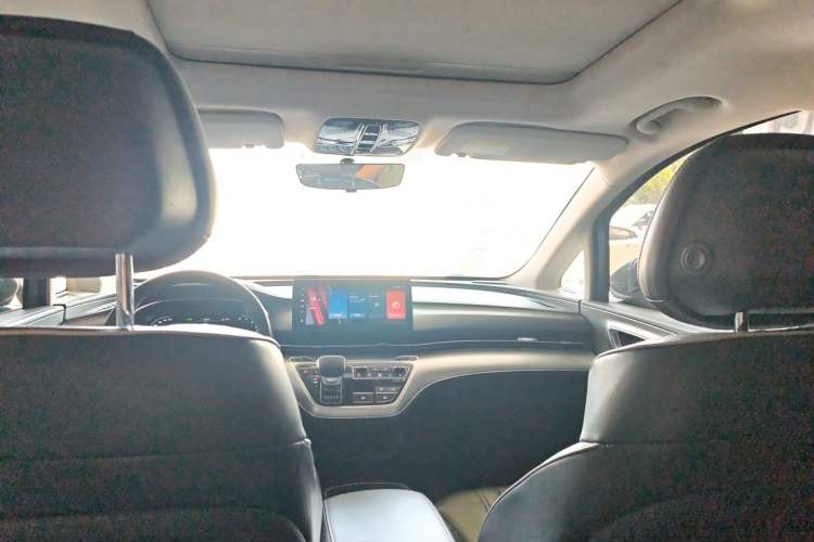 Used Roewe iMAX8 2022 400TGI Flagship Edition Headliner
