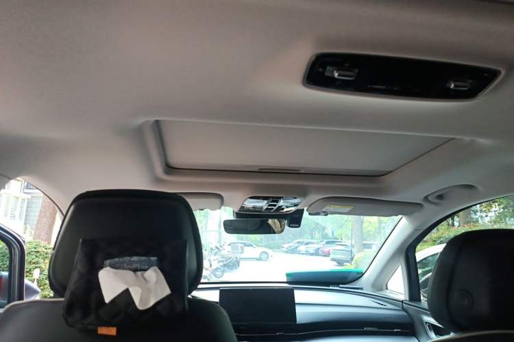 Used Roewe iMAX8 2022 400TGI Prestige Edition Headliner