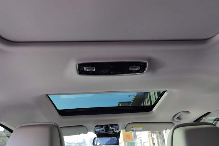 Used Roewe iMAX8 2022 400TGI Prestige Edition Headliner