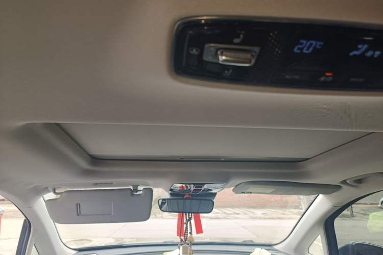Used Roewe iMAX8 2022 400TGI Prestige Edition Headliner