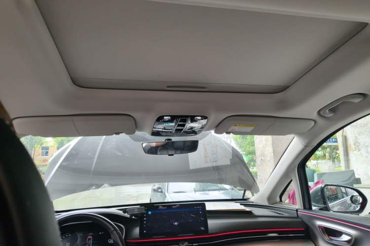 Used Roewe iMAX8 2022 400TGI Celebration Edition Headliner