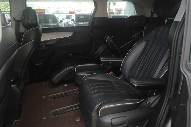 Used Roewe iMAX8 2022 400TGI Flagship Edition Interior 2