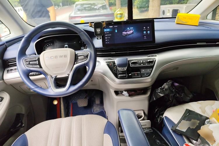 Used Roewe iMAX8 2022 400TGI Prestige Edition Interior 2