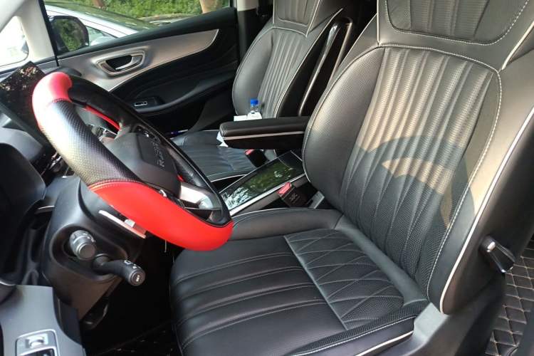 Used Roewe iMAX8 2022 400TGI Prestige Edition Left Front Seat