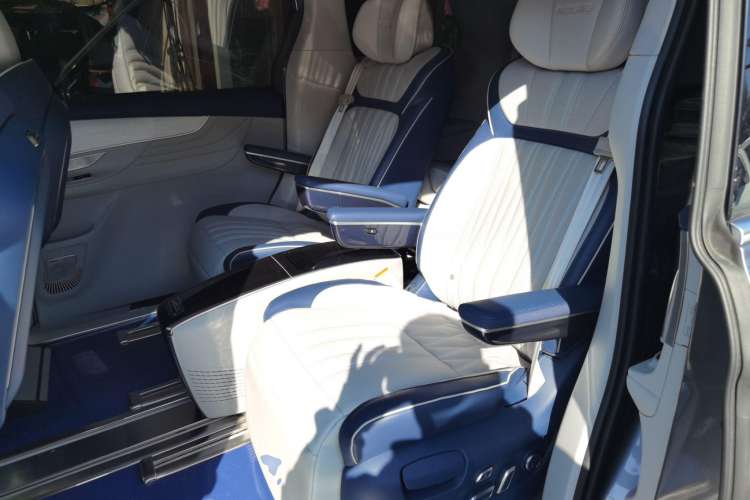 Used Roewe iMAX8 2022 400TGI Prestige Edition Left Rear Seat