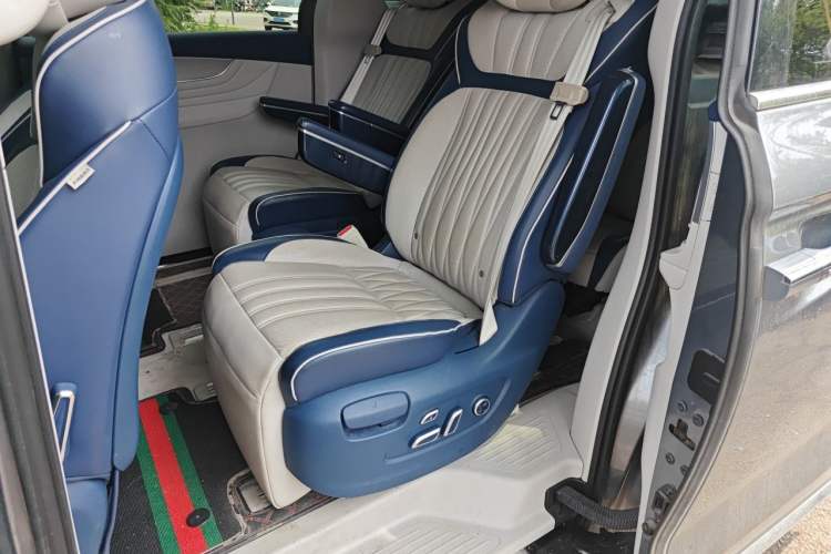Used Roewe iMAX8 2022 400TGI Celebration Edition Left Rear Seat