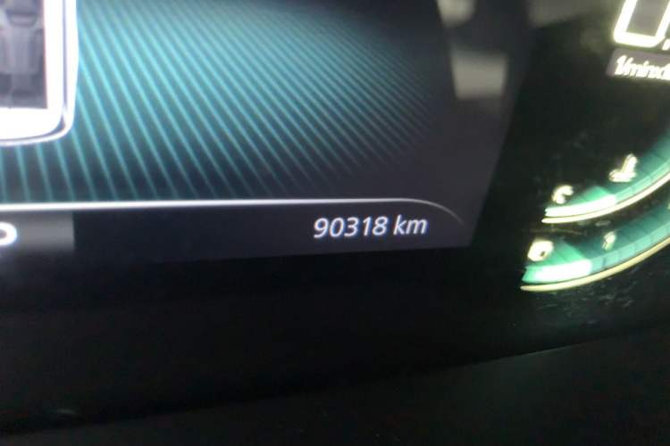 Used Roewe iMAX8 2022 400TGI Celebration Edition Odometer Close Up
