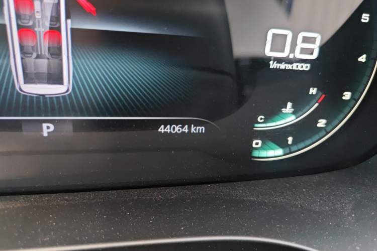 Used Roewe iMAX8 2022 400TGI Celebration Edition Odometer Close Up