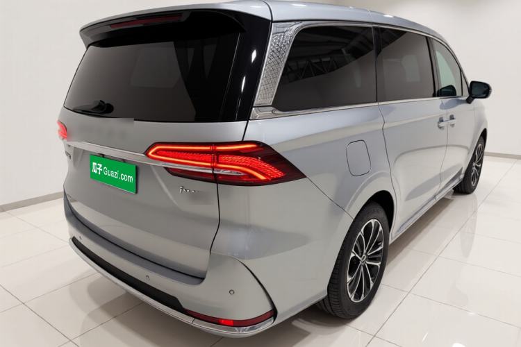Used Roewe iMAX8 2022 400TGI Celebration Edition Rear Right 45 Deg