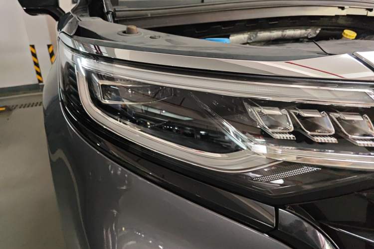 Used Roewe iMAX8 2022 400TGI Celebration Edition Right Front Headlight