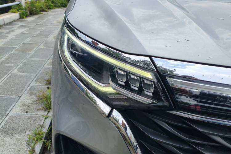 Used Roewe iMAX8 2022 400TGI Ultimate Edition Right Front Headlight