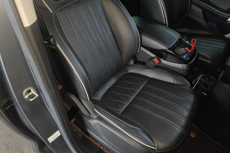Used Roewe iMAX8 2022 400TGI Flagship Edition Right Front Seat