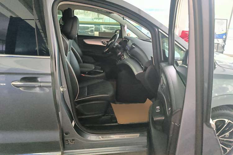 Used Roewe iMAX8 2022 400TGI Flagship Edition Right Front Seat