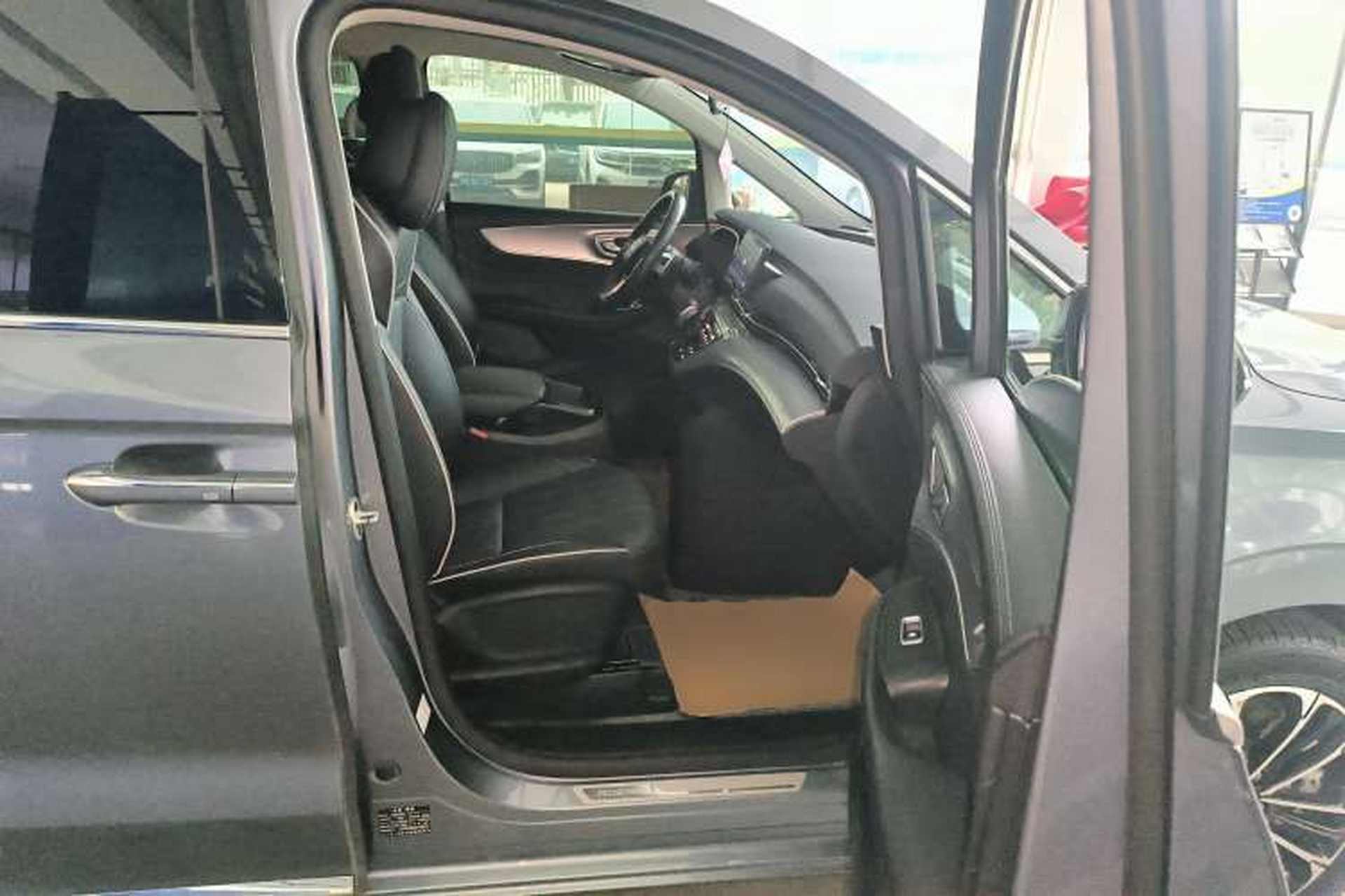 Used Roewe iMAX8 2022 400TGI Flagship Edition Right Front Seat