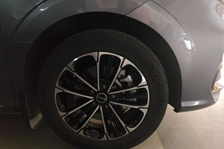 Used Roewe iMAX8 2022 400TGI Celebration Edition Right Front Wheel Hub