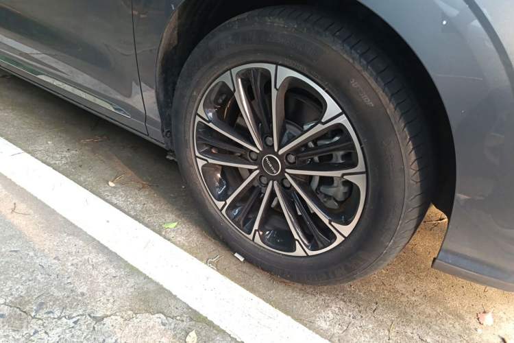 Used Roewe iMAX8 2022 400TGI Prestige Edition Right Front Wheel Hub