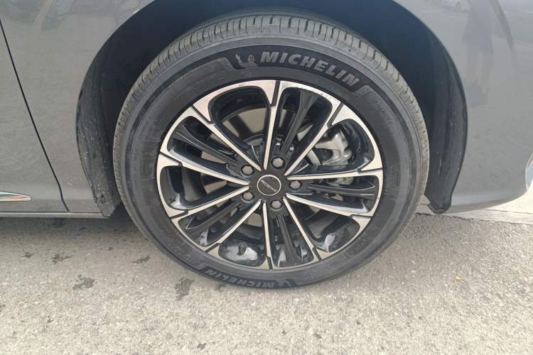 Used Roewe iMAX8 2022 400TGI Prestige Edition Right Front Wheel Hub