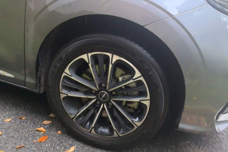 Used Roewe iMAX8 2022 400TGI Celebration Edition Right Front Wheel Hub