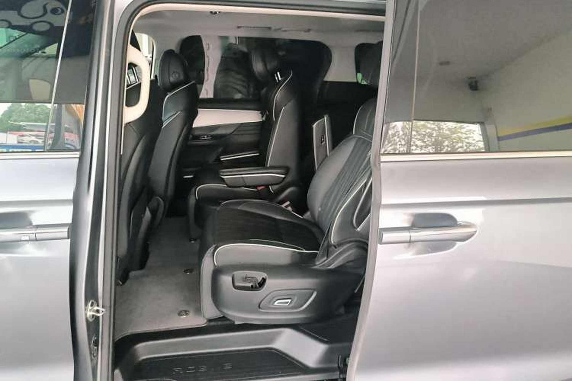 Used Roewe iMAX8 2022 400TGI Flagship Edition Right Rear Seat