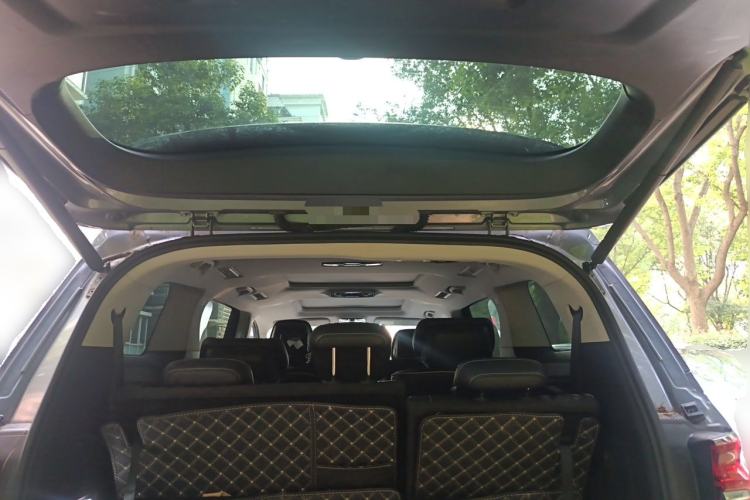 Used Roewe iMAX8 2022 400TGI Prestige Edition Trunk