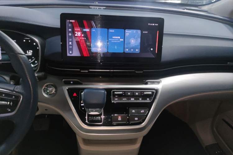 Used Roewe iMAX8 2022 400TGI Celebration Edition Audio And AC Panel