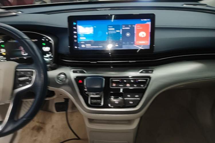 Used Roewe iMAX8 2022 400TGI Prestige Edition Audio And AC Panel