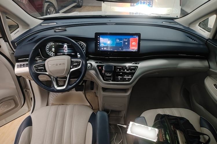 Used Roewe iMAX8 2022 400TGI Prestige Edition Center Console