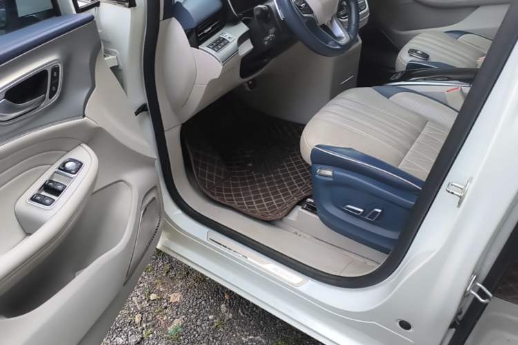 Used Roewe iMAX8 2022 400TGI Ultimate Edition Driver Seat