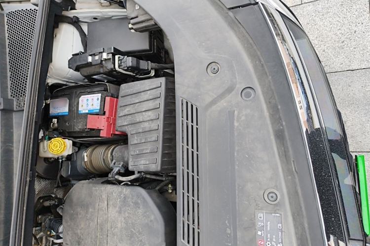 Used Roewe iMAX8 2022 400TGI Celebration Edition Engine Bay Left