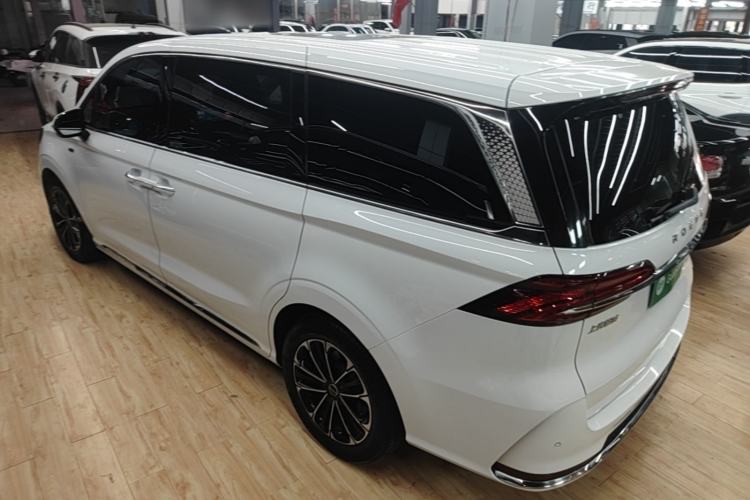 Used Roewe iMAX8 2022 400TGI Prestige Edition Exterior 2