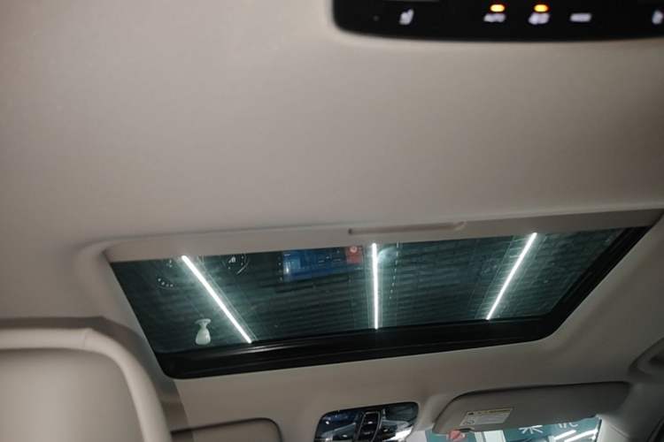Used Roewe iMAX8 2022 400TGI Prestige Edition Headliner