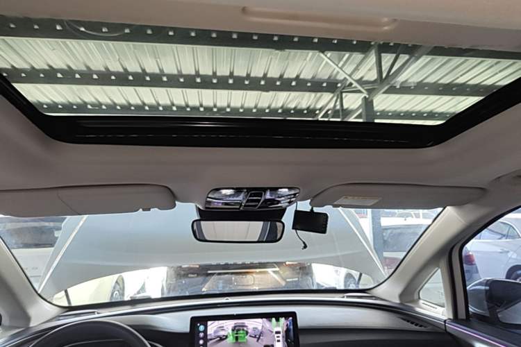 Used Roewe iMAX8 2022 400TGI Ultimate Edition Headliner