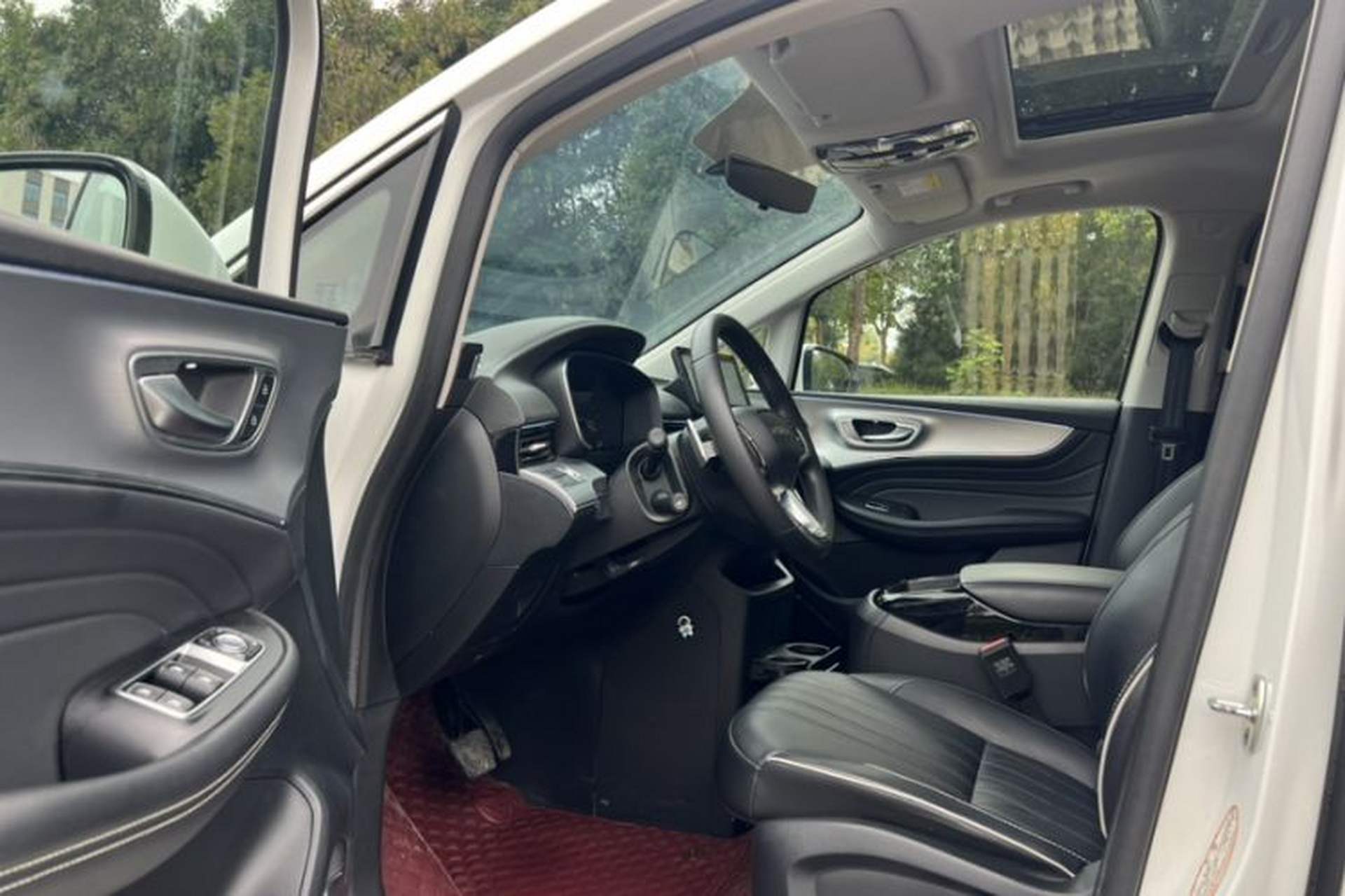 Used Roewe iMAX8 2022 400TGI Flagship Edition Interior 1